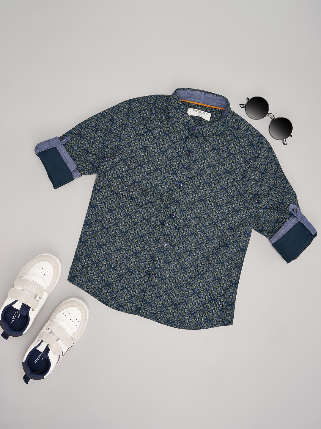 

Pantaloons Junior Boys Floral Opaque Party Shirt, Navy blue