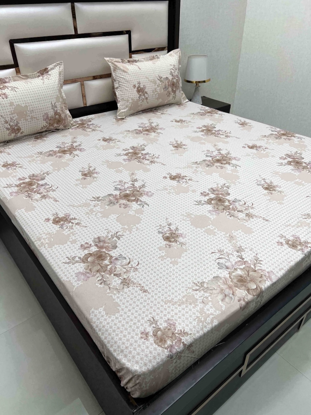 

Pure Decor Velar Fur Sib Brown 400 TC Pure Cotton King Bedsheet Set-2.74 m x 2.74 m
