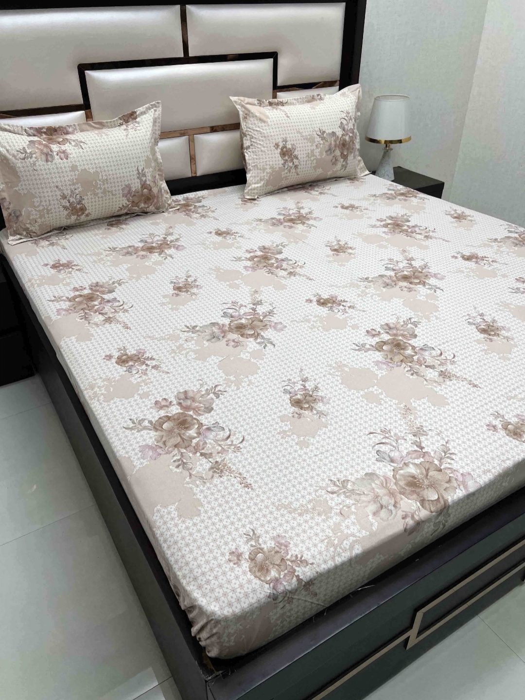 

Pure Decor Velar Fur Sib Brown 350 TC Cotton Floral King Bedsheet Set-2.72 m x 2.74 m