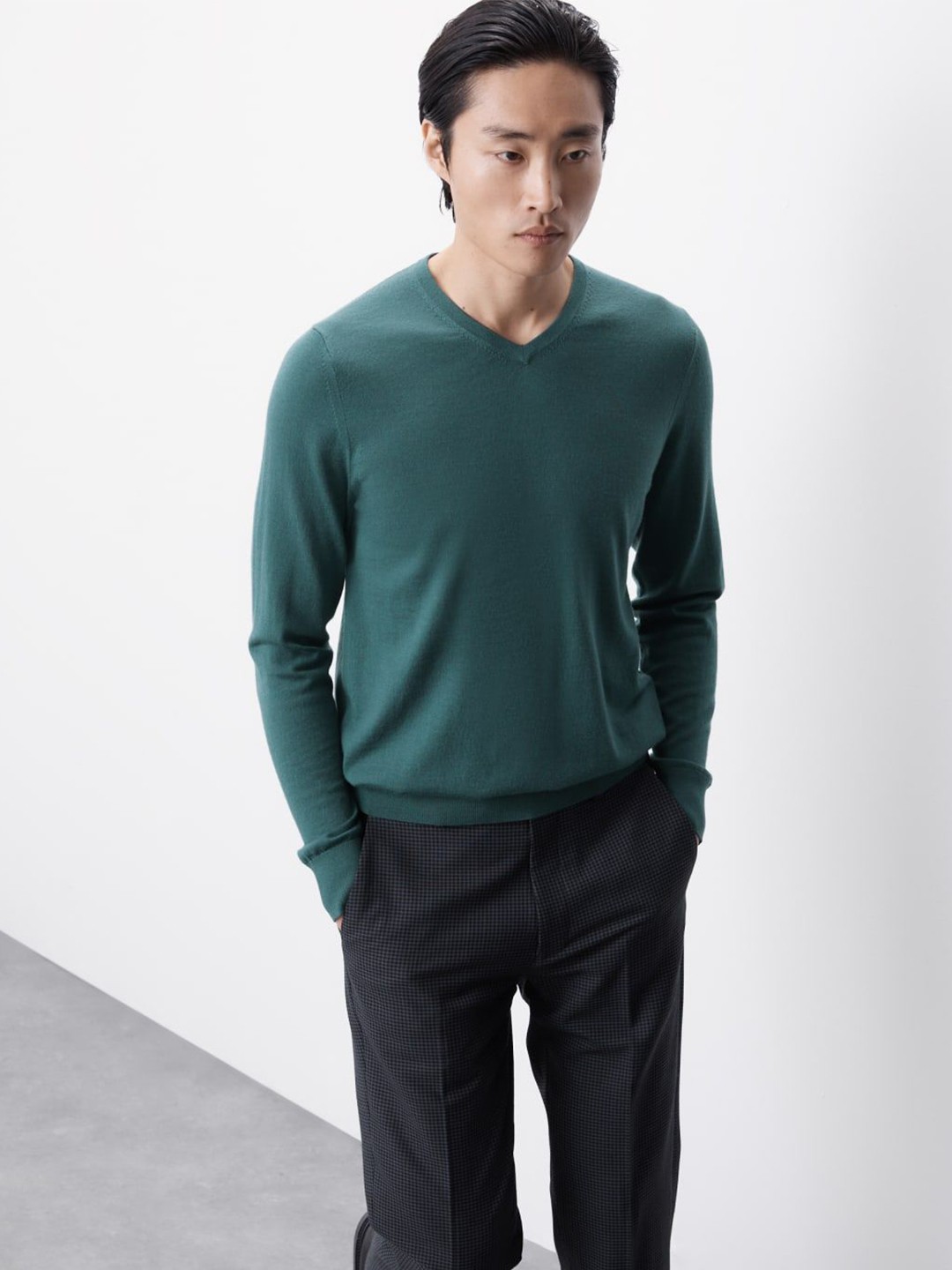 

Marks & Spencer Men Woollen V-Neck Long Sleeves Pullover Sweaters, Green