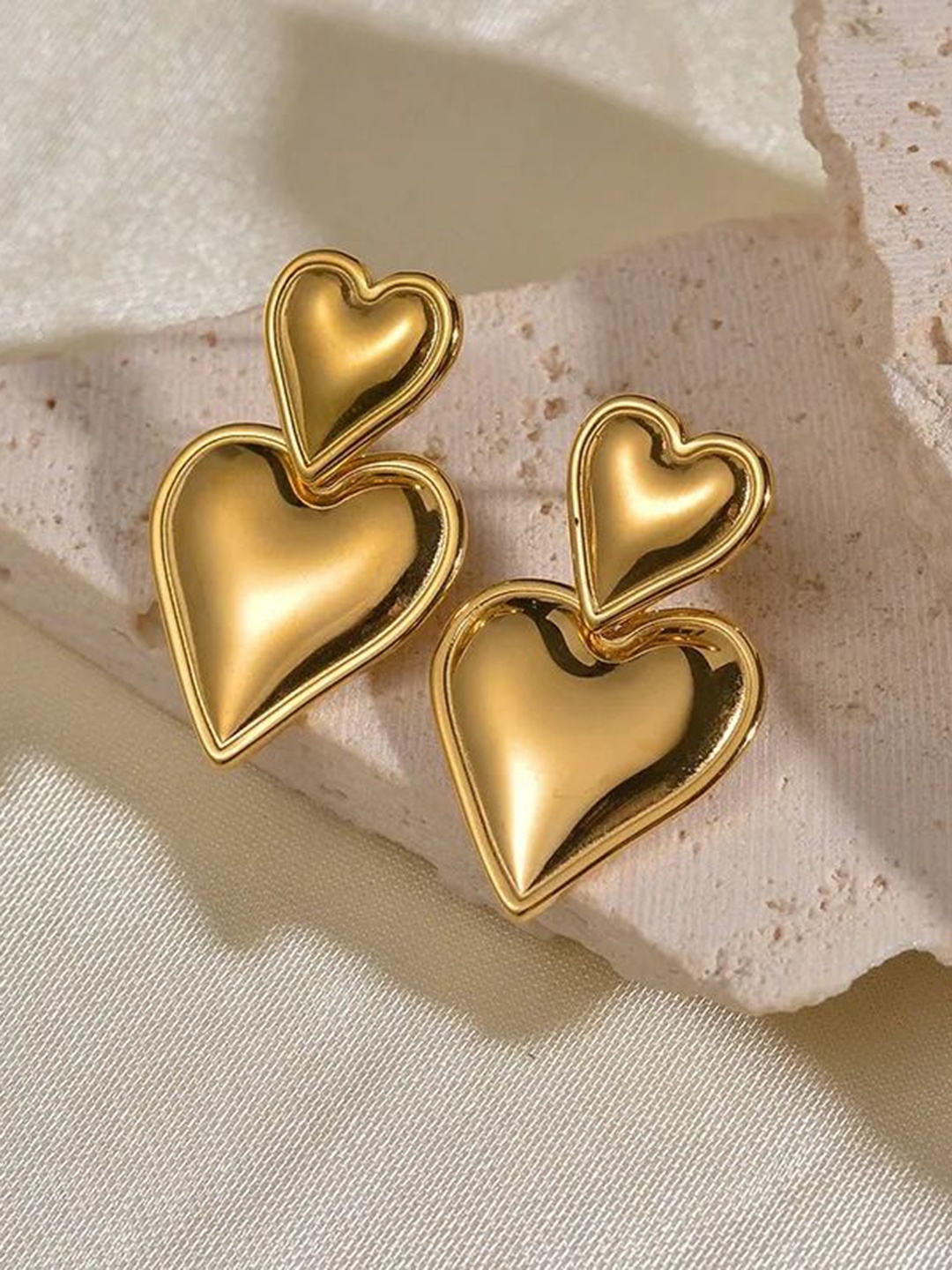 

DIVASTRI Gold-Plated Stainless Steel Anti Tarnish Heart Shaped Drop Earrings