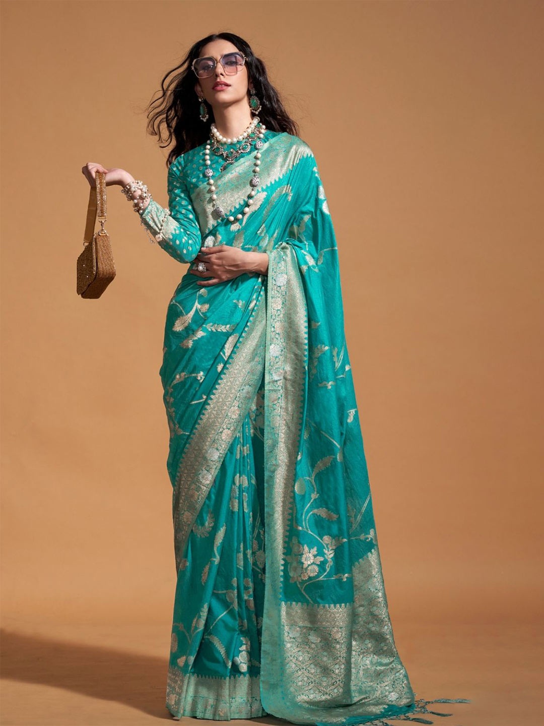 

DEVATITHI Woven Design Zari Pure Georgette Saree, Turquoise blue