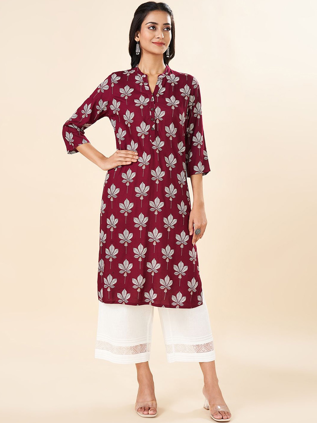 

RANGMANCH BY PANTALOONS Floral Printed Mandarin Collar Straight Kurta, Red