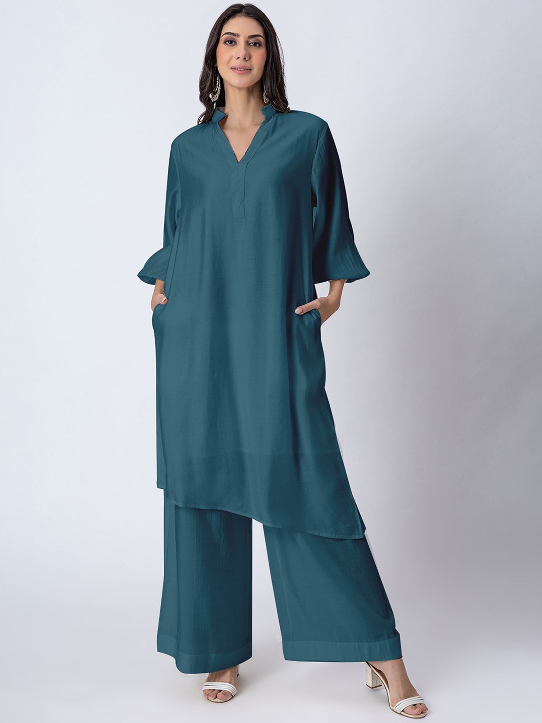 

Moomaya Mandaein Collar Asymmetric A-Line Kurta with Palazzos, Teal