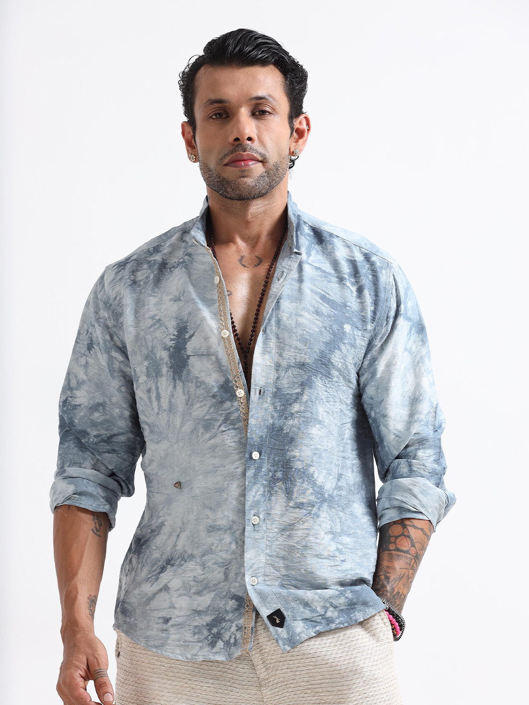 

Italian Colony Whispering Waves Mandarin Collar Casual Shirt, Navy blue