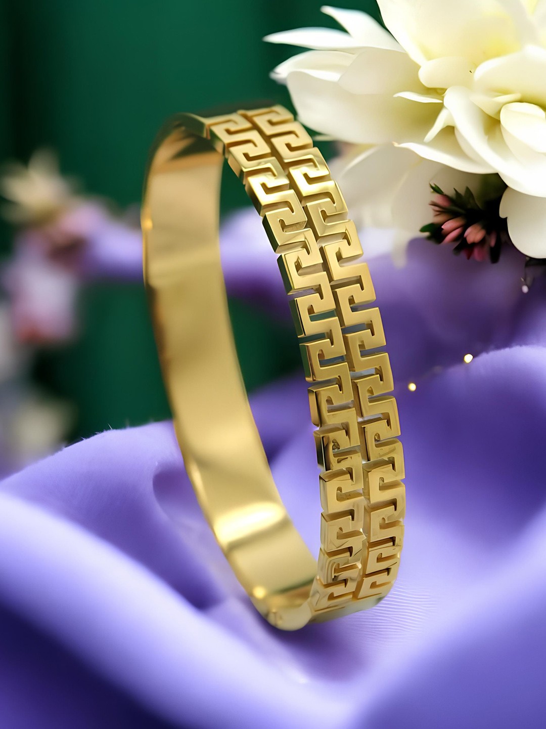 

KARISHMA KREATIONS Unisex Gold-Plated Stainless Steel Anti Tarnish Kada Bracelet