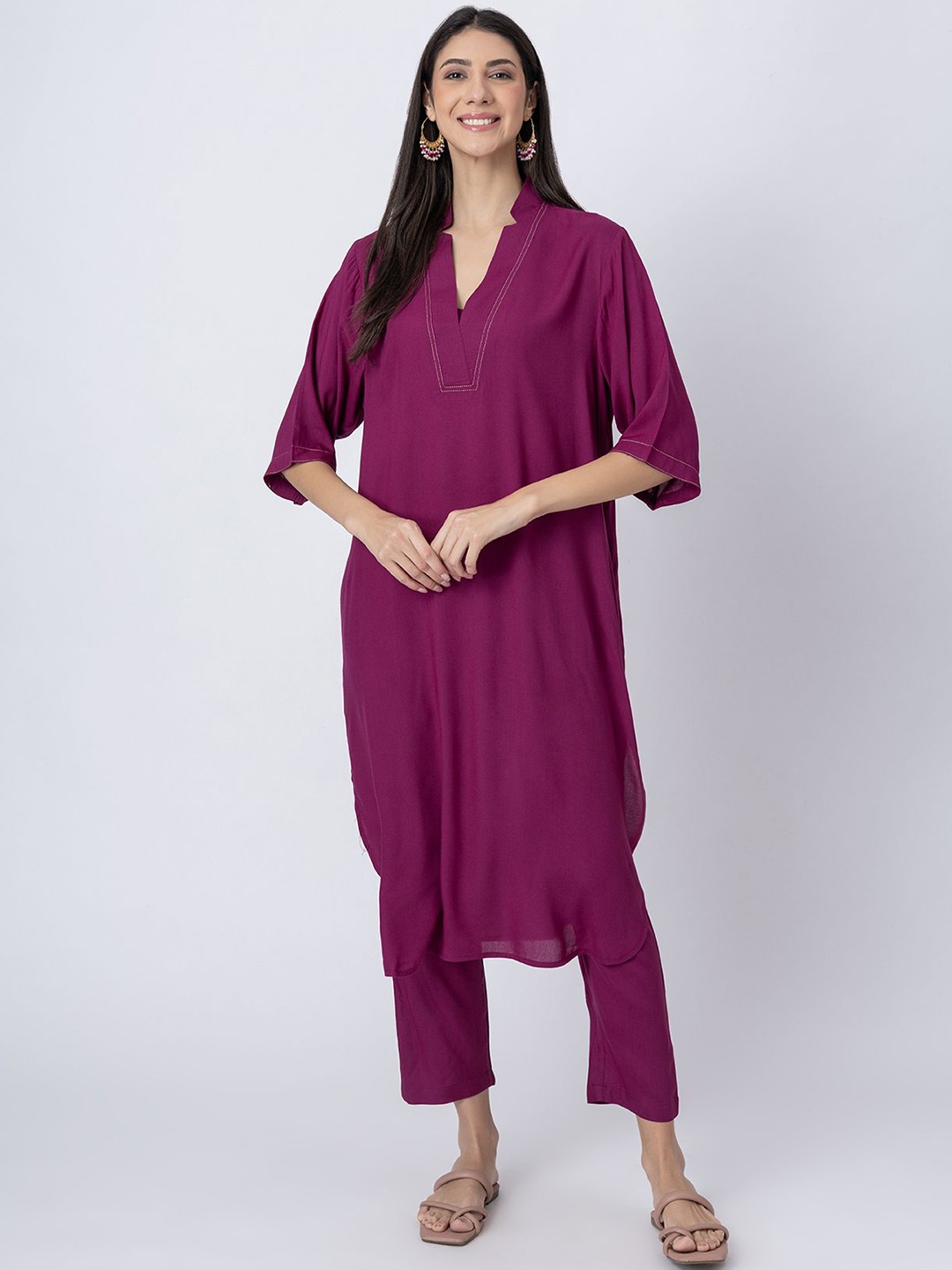

Moomaya Three-Quarter Sleeves Straight Kurta with Trouser, Magenta