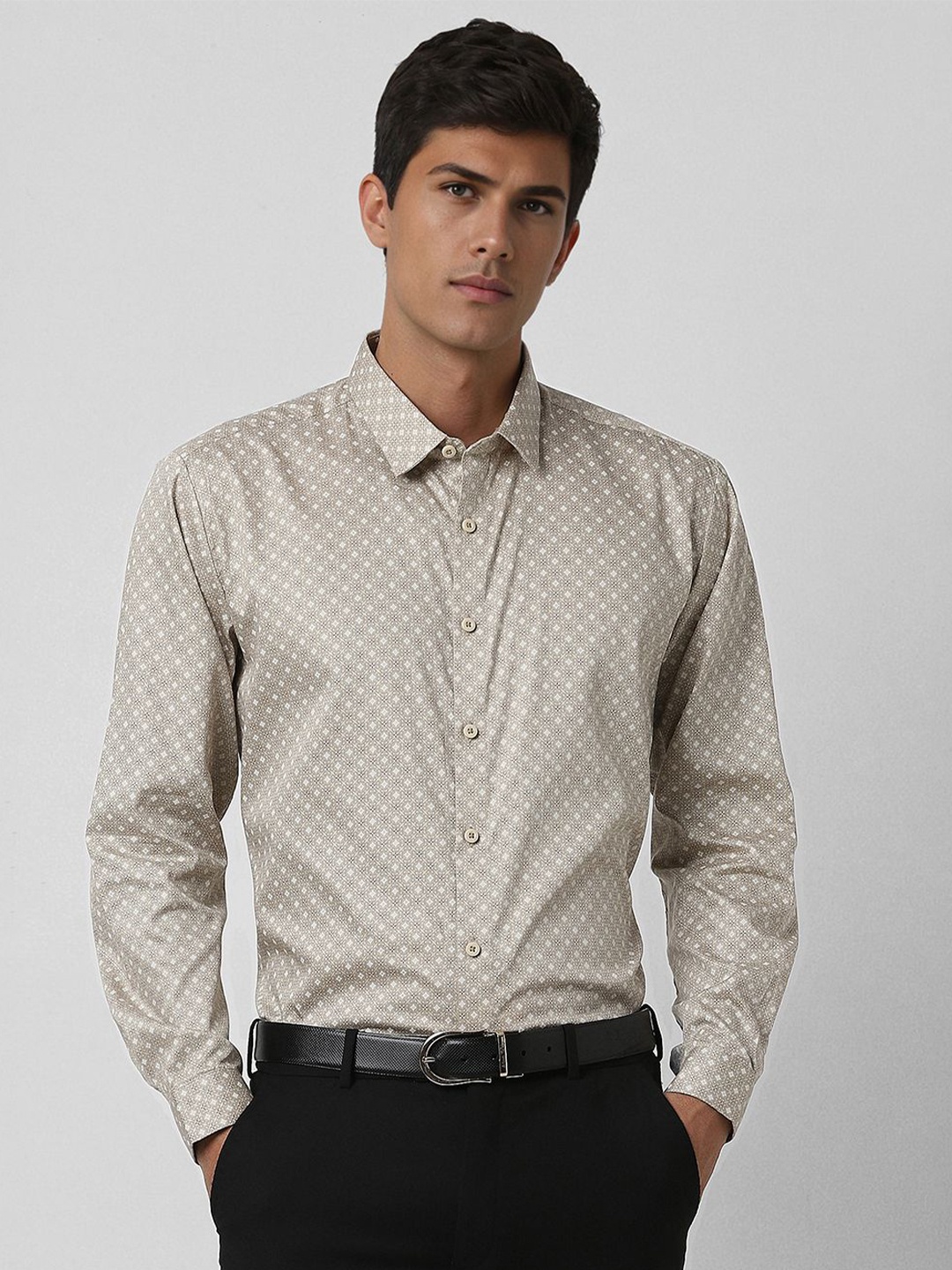

V Dot Men Slim Fit Opaque Printed Party Shirt, Beige