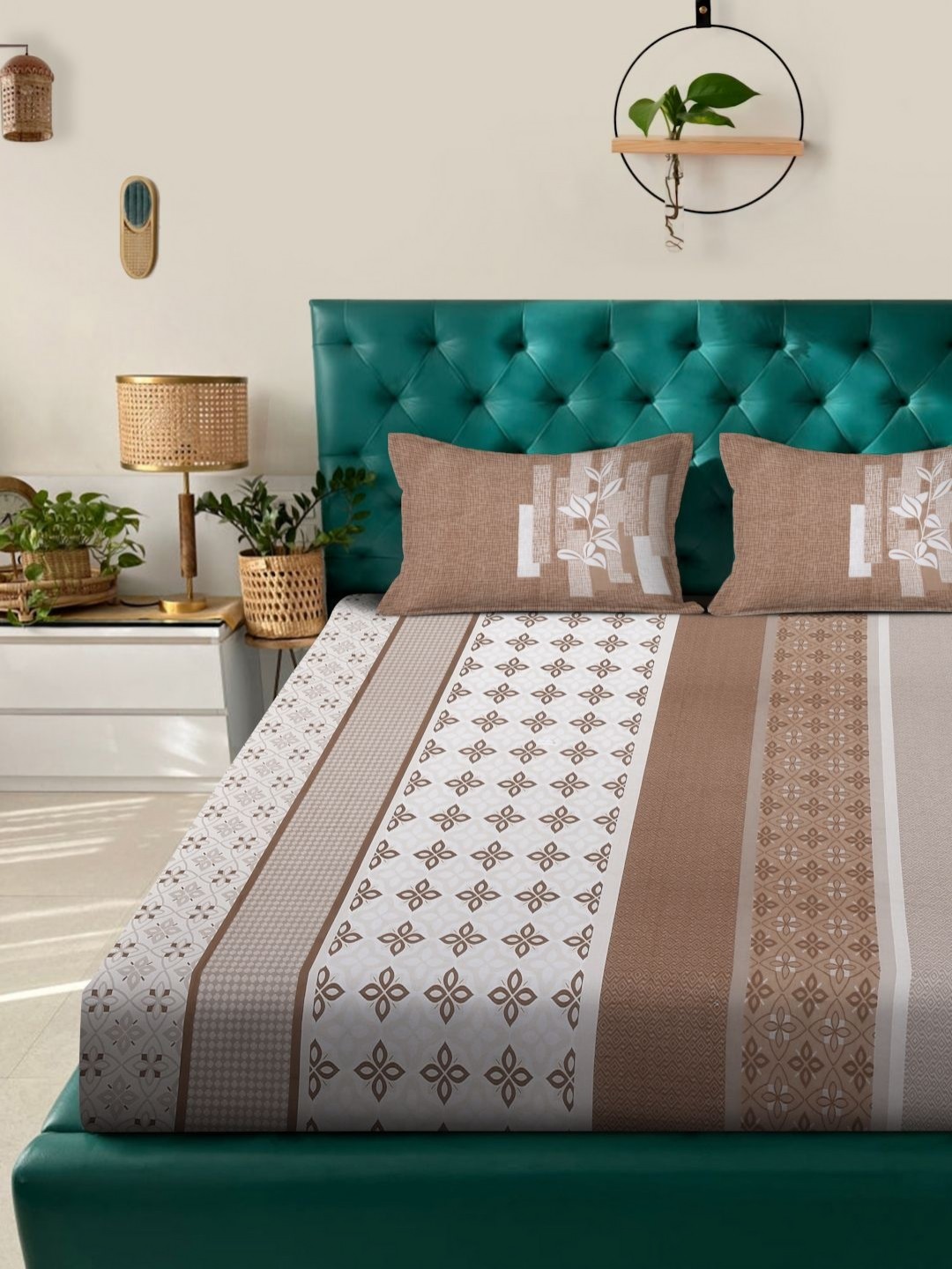 

Aura Brown & White Geometric Printed Fitted 300TC King Bedsheet With 2 Pillow Cover