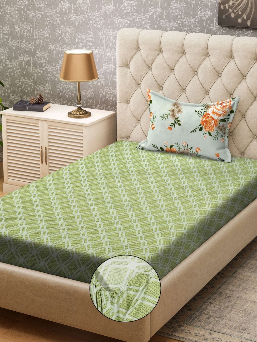 

Aura Green & White Geometric Printed Fitted 300TC Single Bedsheet With Pillow Cover