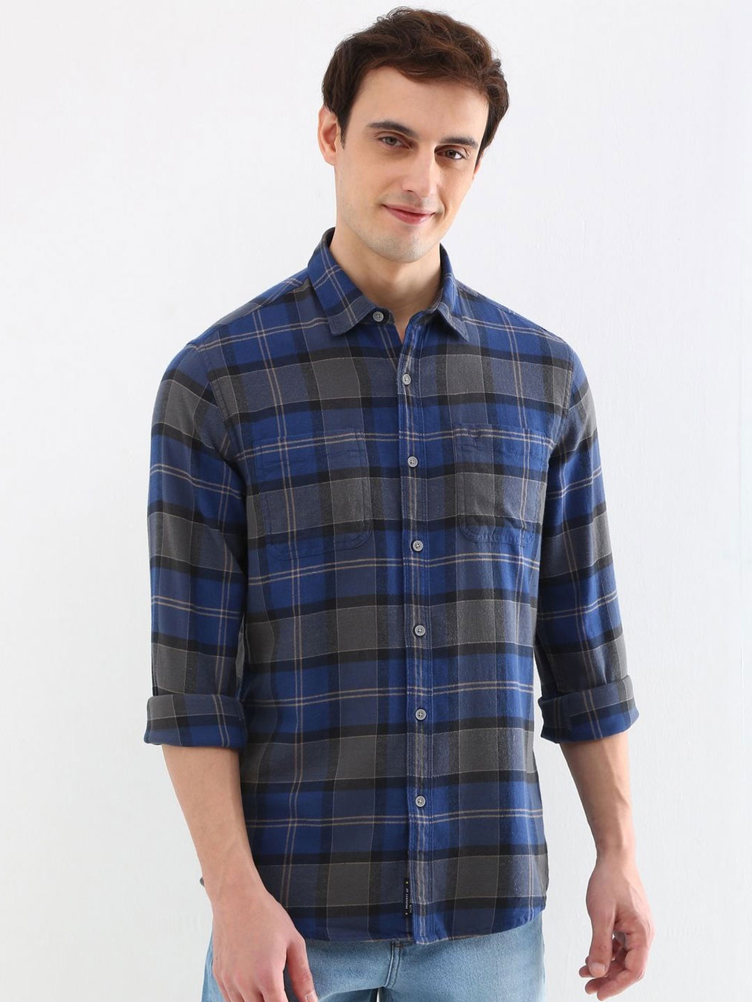 

Allen Solly Men Custom Opaque Checked Casual Shirt, Blue