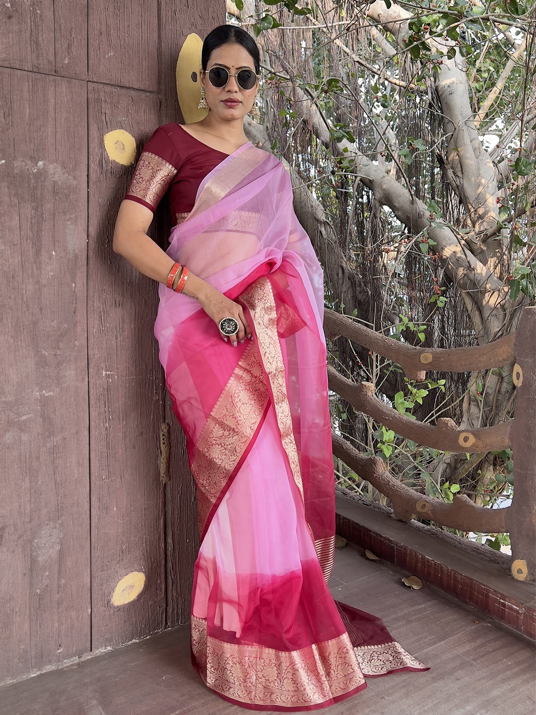 

V3 FASHION STUDIO Tie and Dye Zari Organza Leheriya Saree, Pink