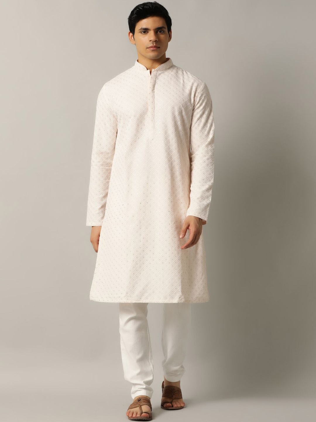 

THE KURTA COMPANY Geometric Embroidered Mandarin Collar Sequinned Straight Kurta, Peach