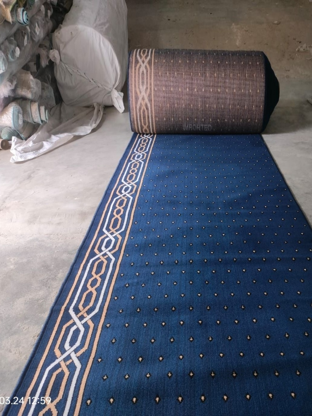 

Samjeeda Handloom carpets Black Geometric Anti-Skid Polyester Carpet