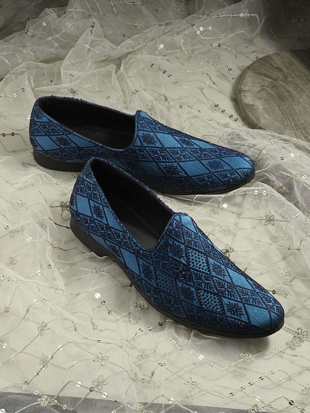 

House of Pataudi Men Embroidered Casual Slip On Mojaris, Blue