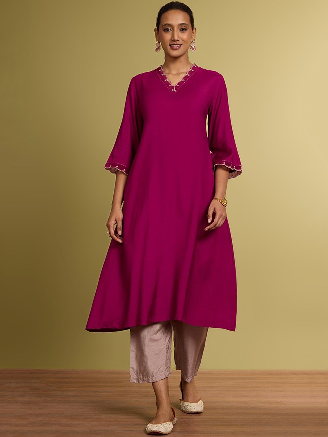 

Taneira V-Neck Sequinned A-Line Kurta, Pink