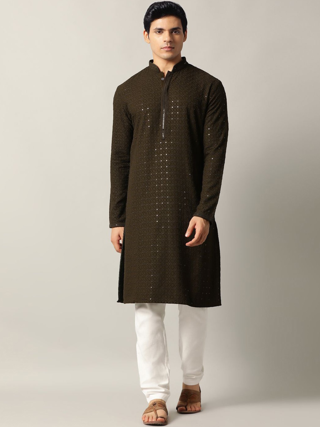 

THE KURTA COMPANY Floral Embroidered Sequinned Mandarin Collar Straight Kurta, Green