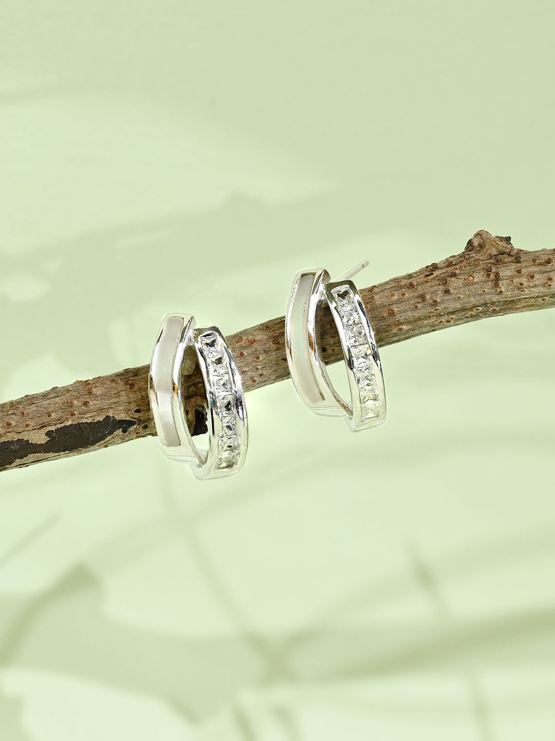 

TOUCH925 Interlinking Curve Silver Cubic Zirconia Studs