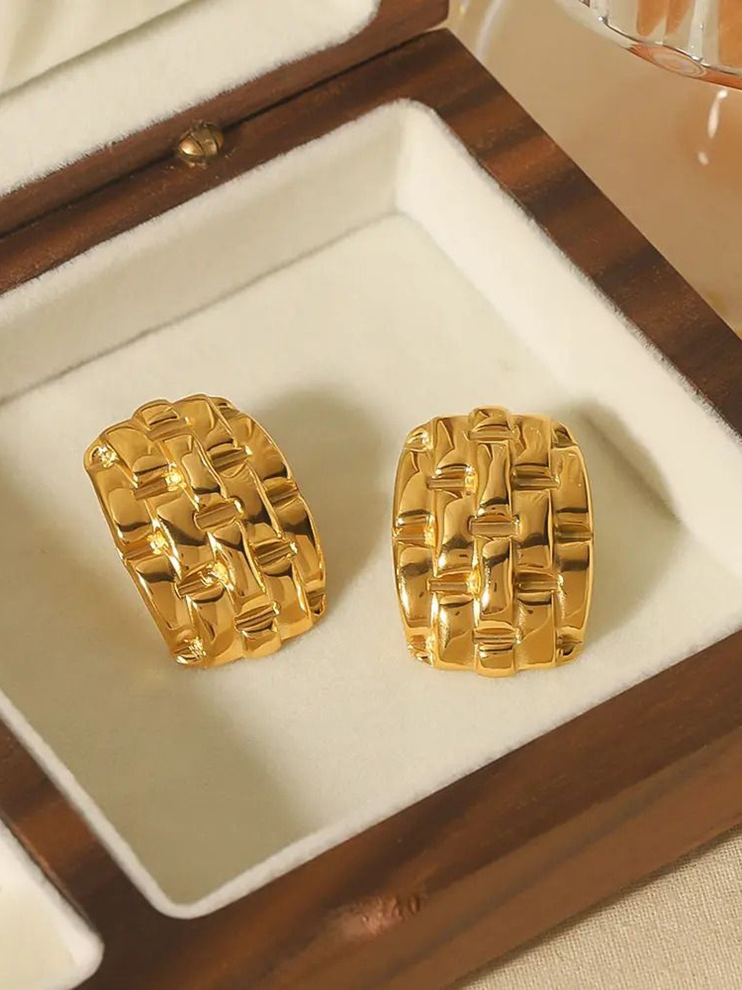 

DIVASTRI Gold-Plated Stainless Steel Anti Tarnish Square Shaped Drop Earrings