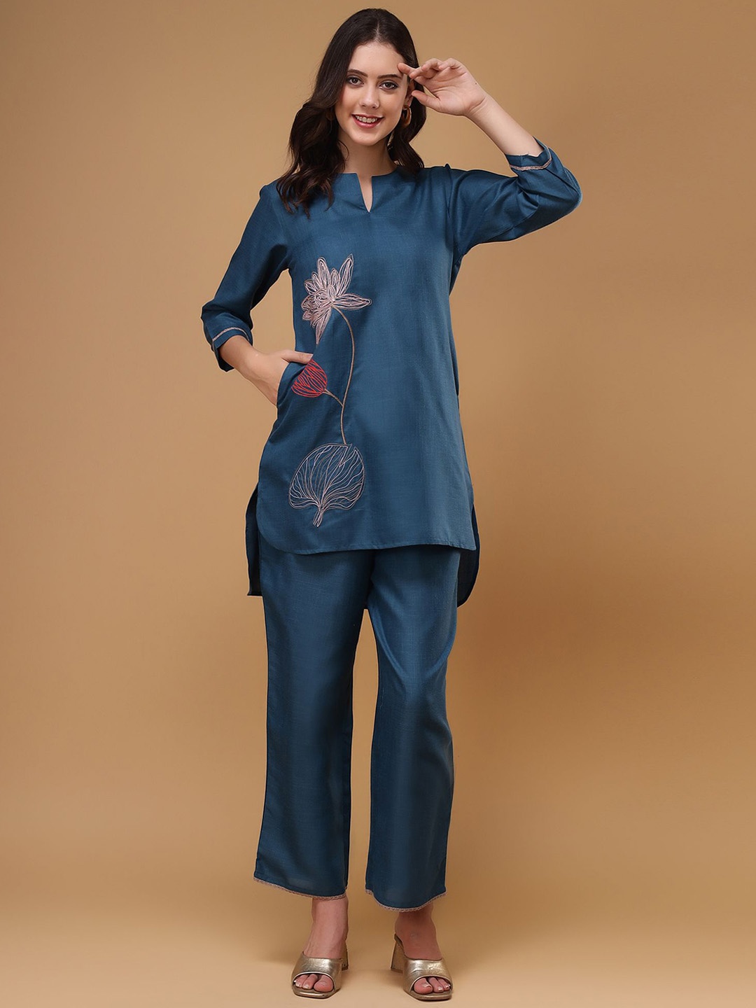 

Bani Women Floral Embroidered Tunic With Trousers, Navy blue