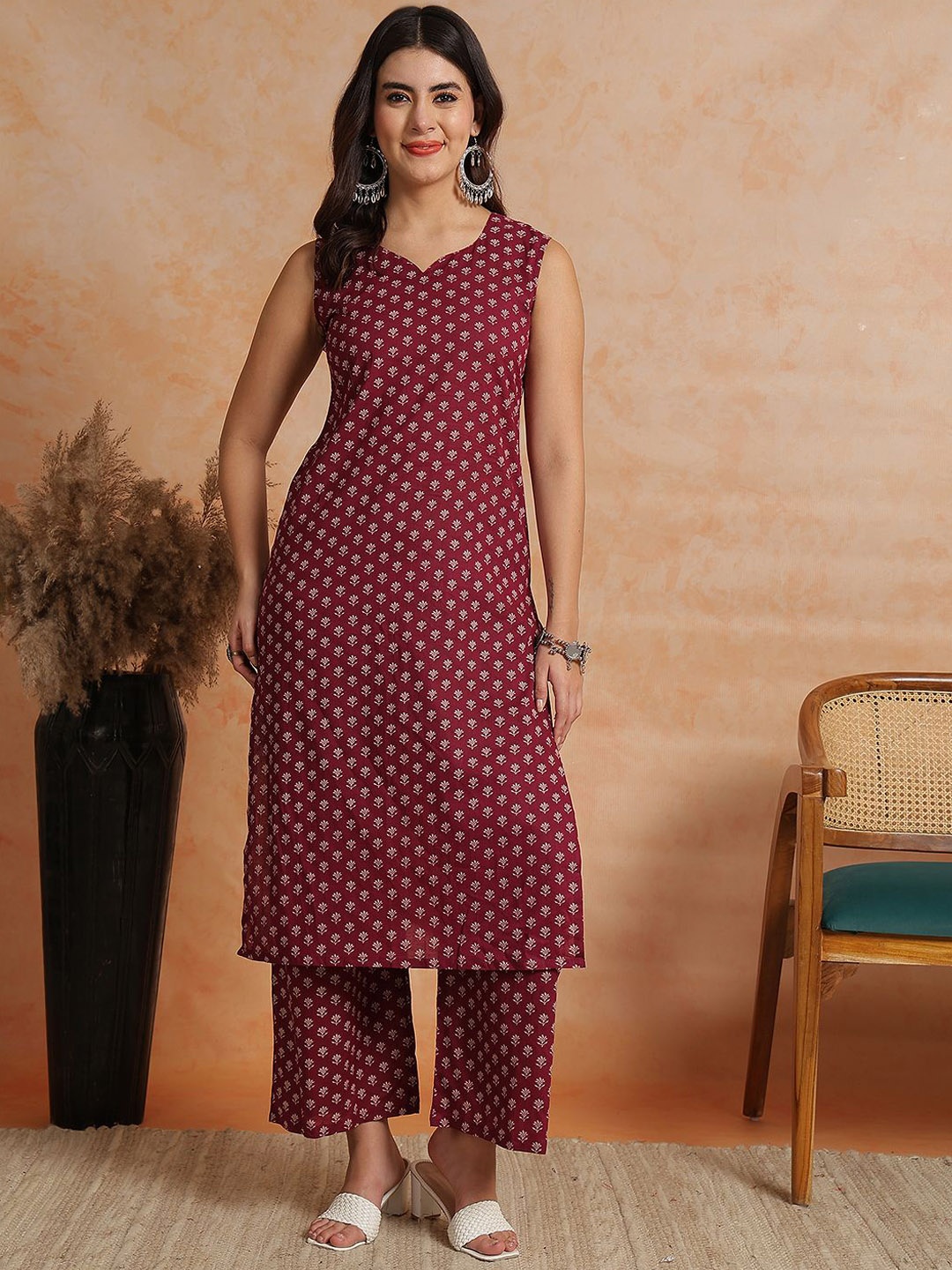 

NISHABD Floral Printed Sweetheart Neck Regular Pure Cotton Kurta With Palazzo, Purple