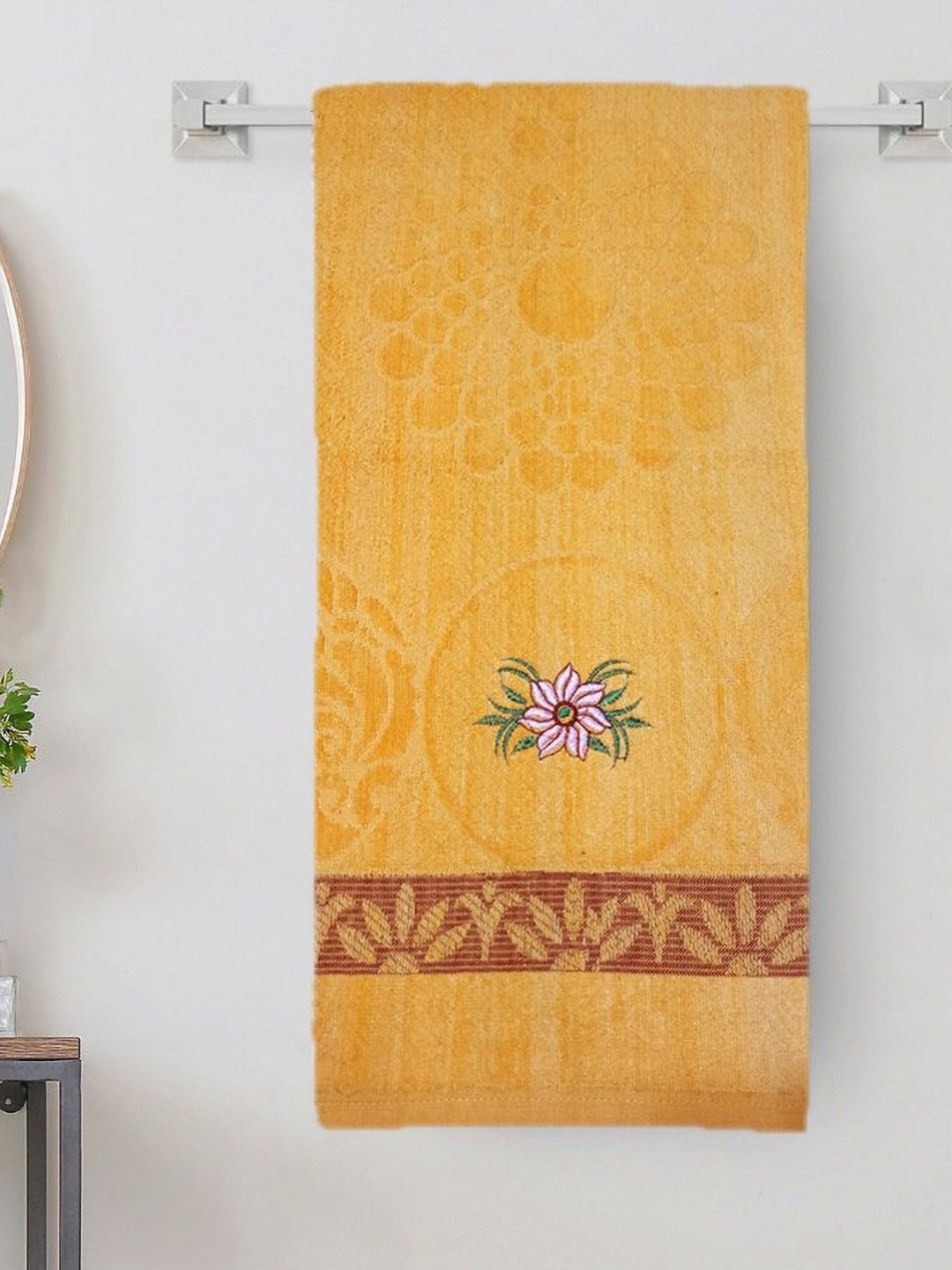 

ANA Yellow & Green Floral Printed Cotton 400 GSM Bath Towel
