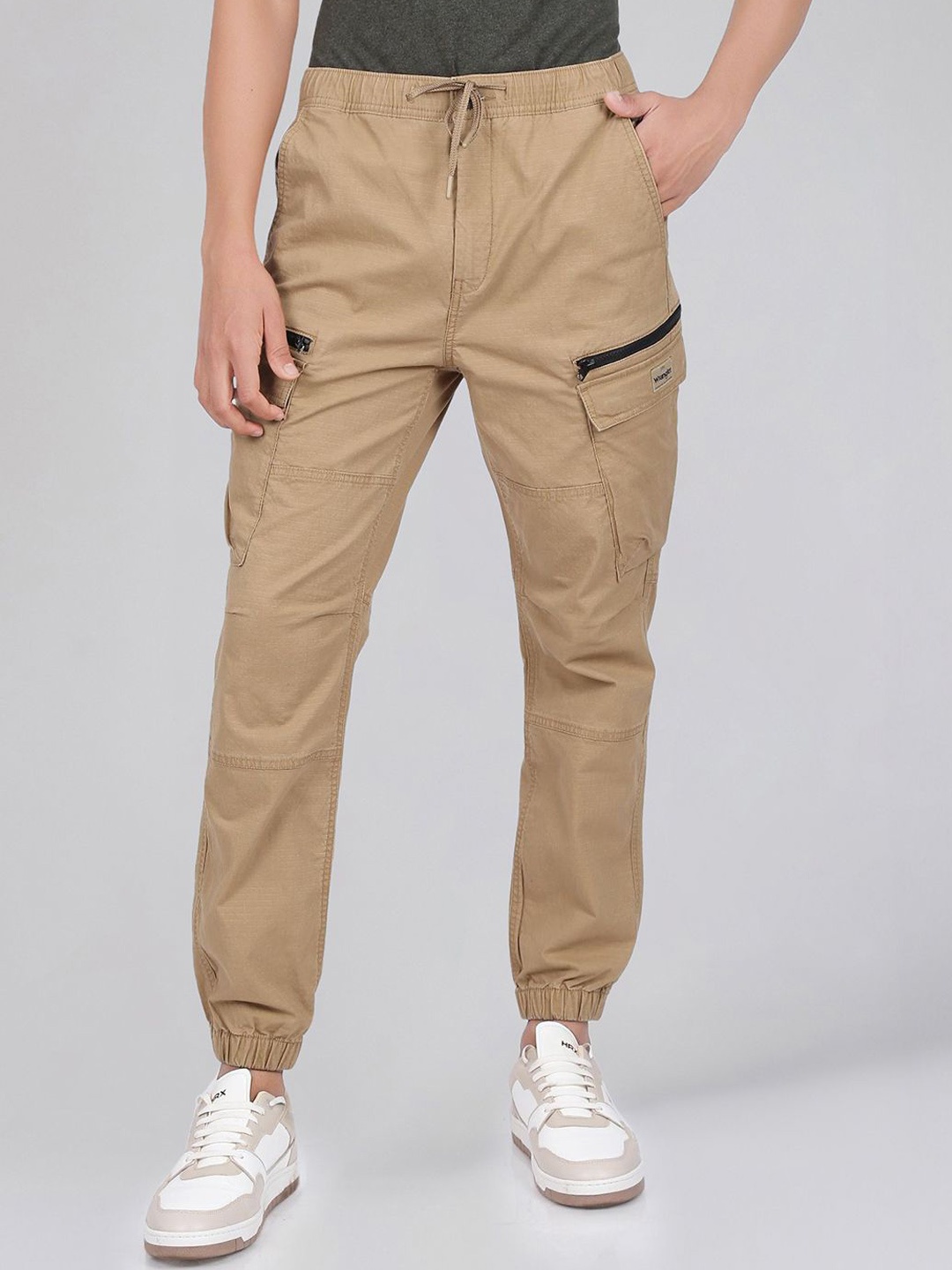 

Wrangler Men Cotton Slim Fit Joggers Trousers, Khaki