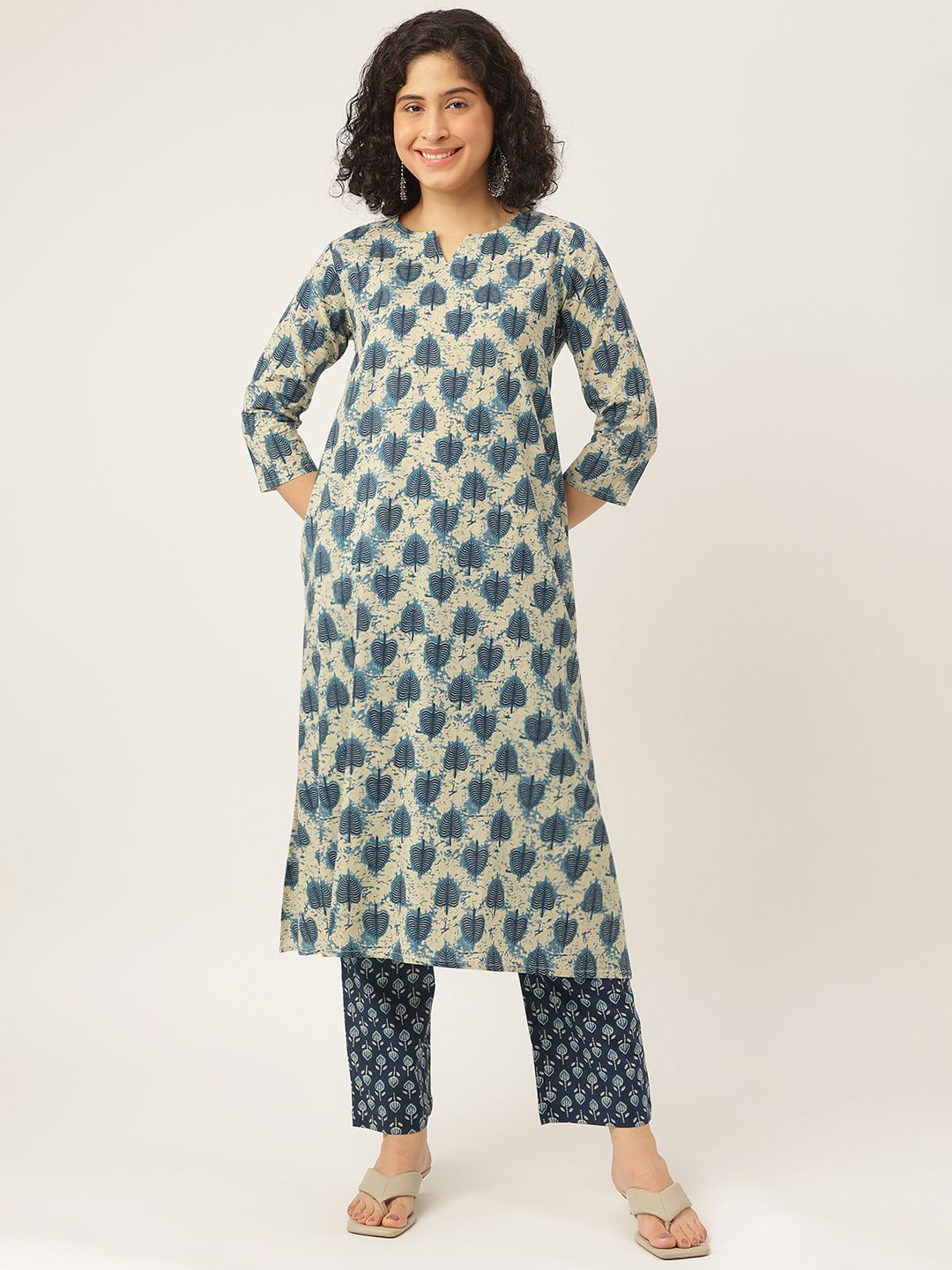 

SPARSA Notch Neck Floral Printed Pure Cotton A-Line Kurta with Palazzos, Blue