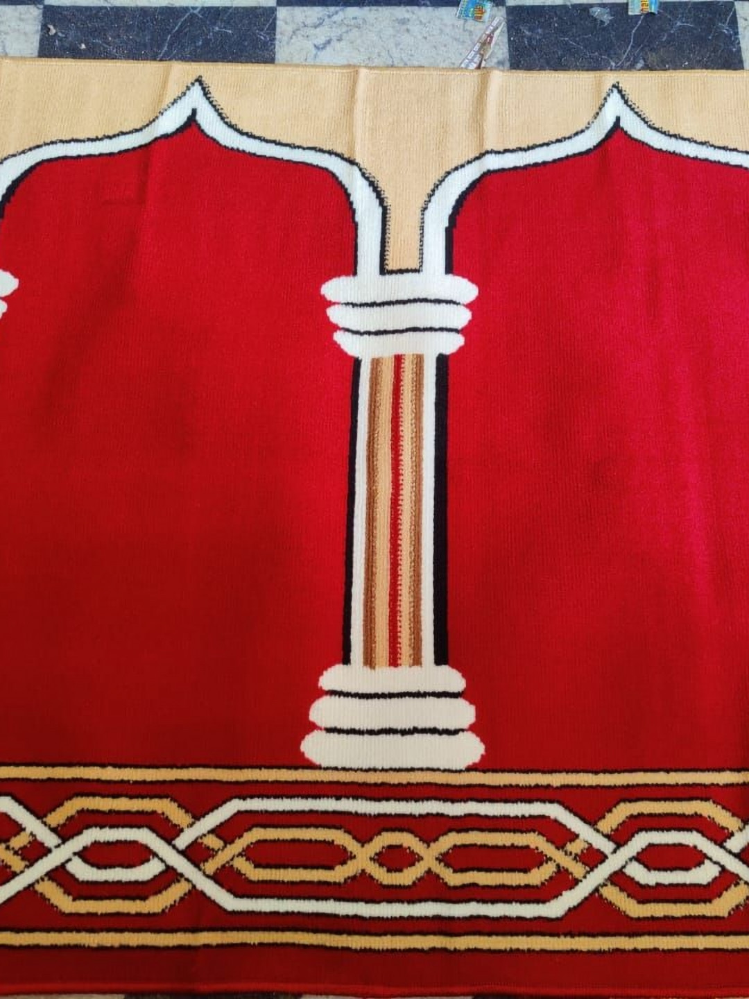 

Samjeeda Handloom carpets Black Geometric Anti-Skid Polyester Carpet