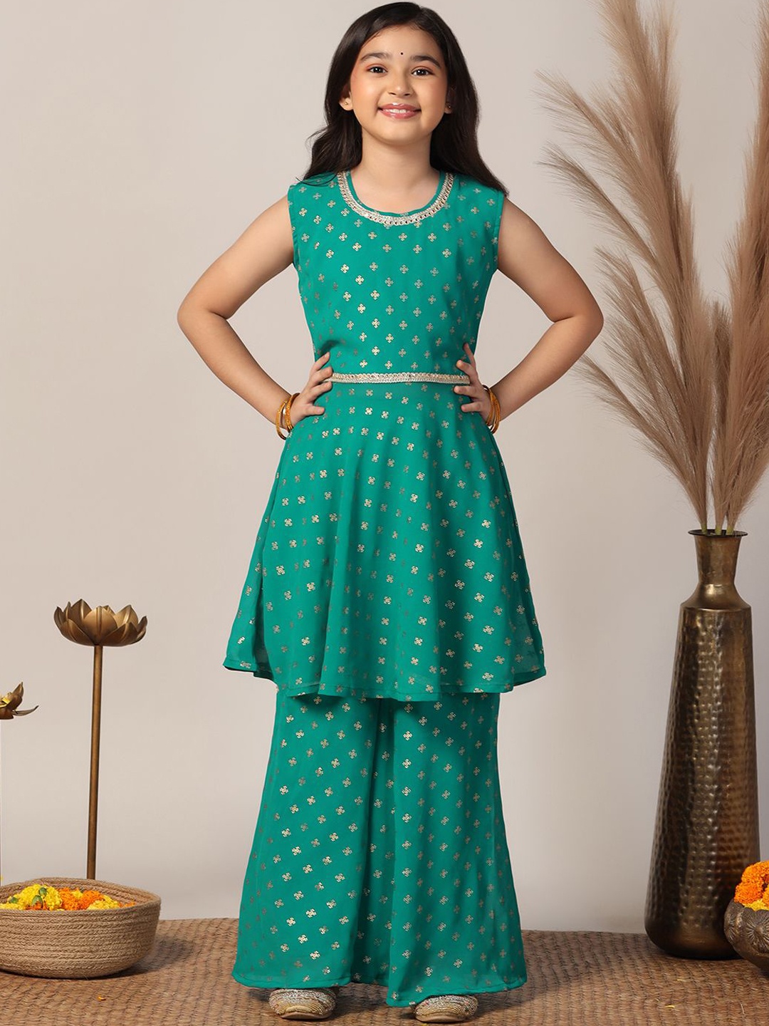 

FASHION DREAM Girls Ethnic Motifs Printed Kurta With Sharara, Teal