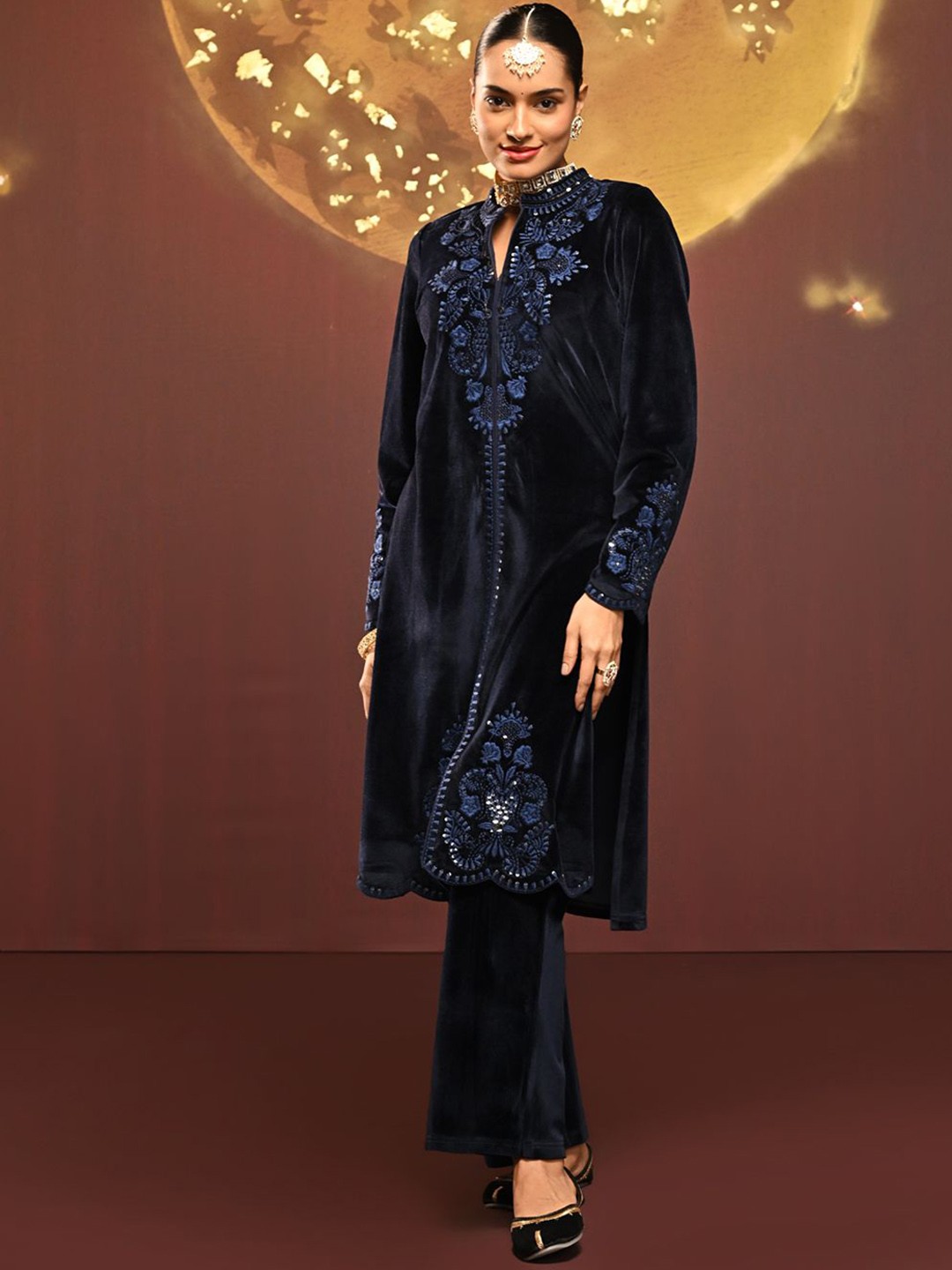 

Lakshita Embroidered Velvet Tunic & Trousers, Navy blue