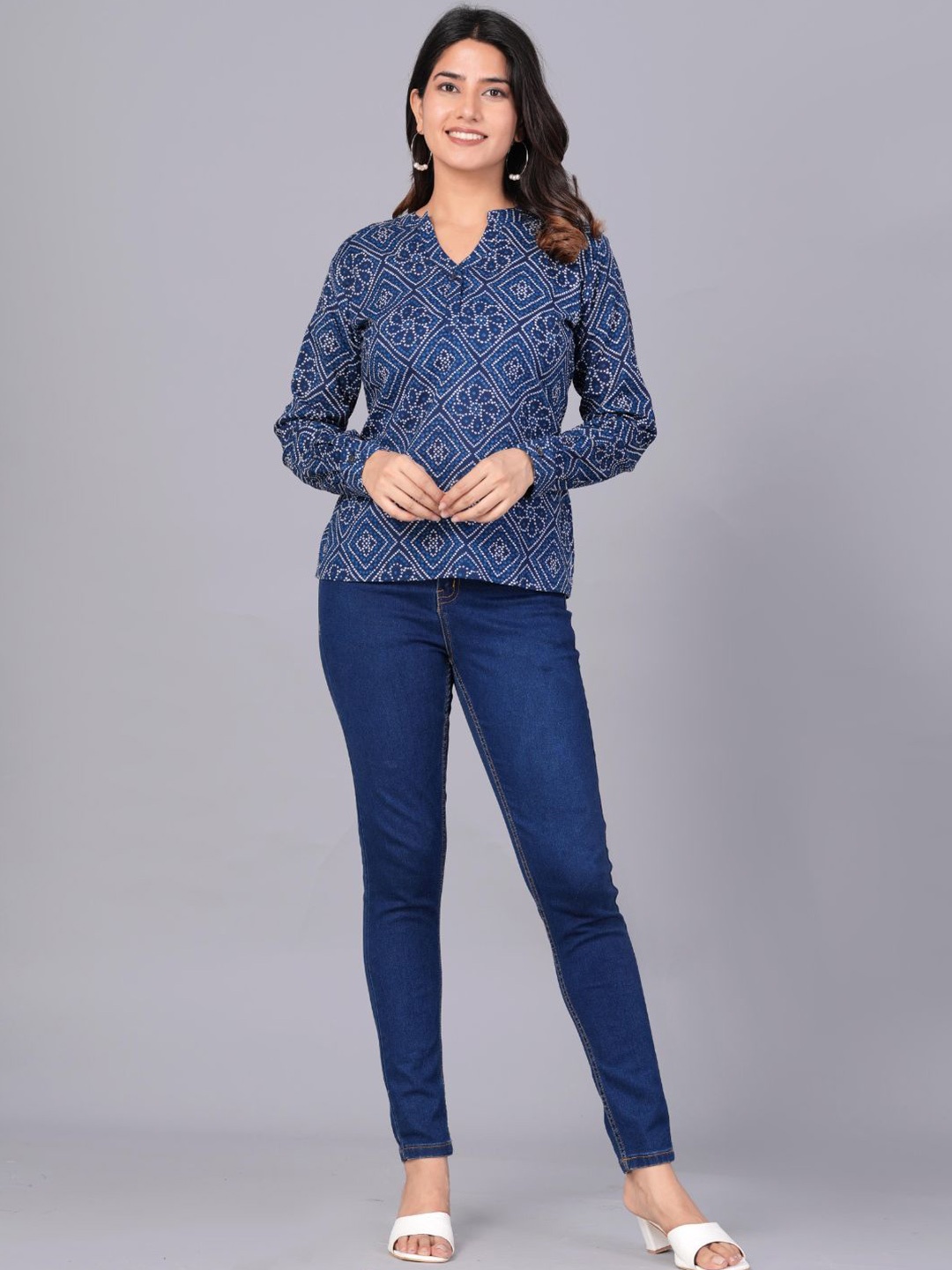 

Bunai Dhaga Women Floral Printed Mandarin Collar Top, Blue