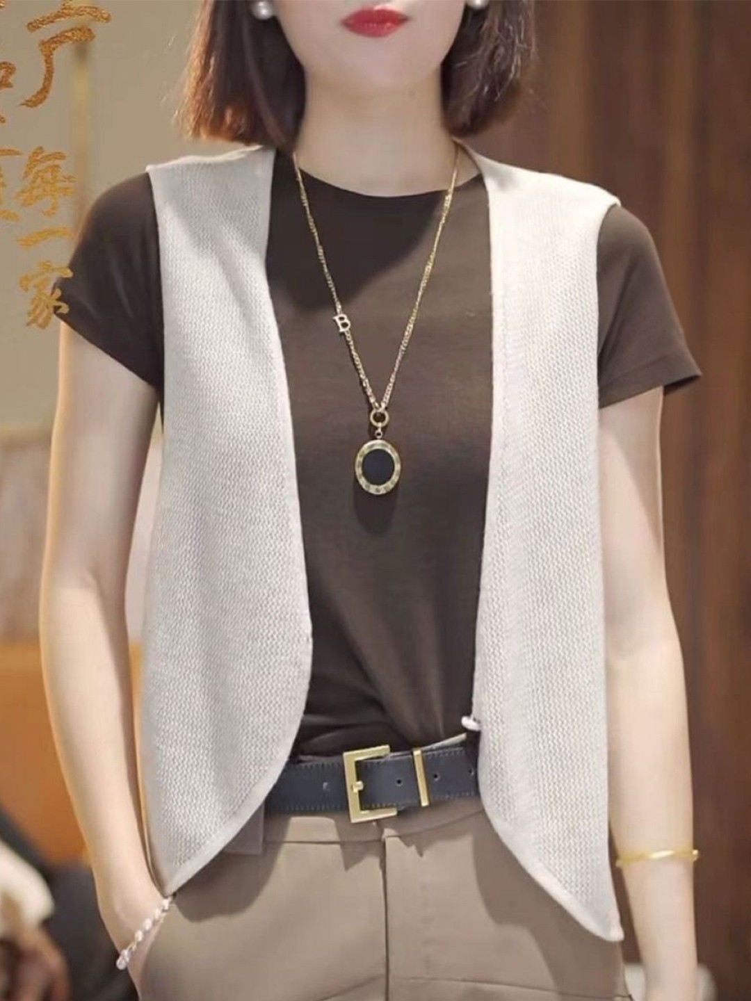 

KPOP Women Sleeveless Sweaters, White