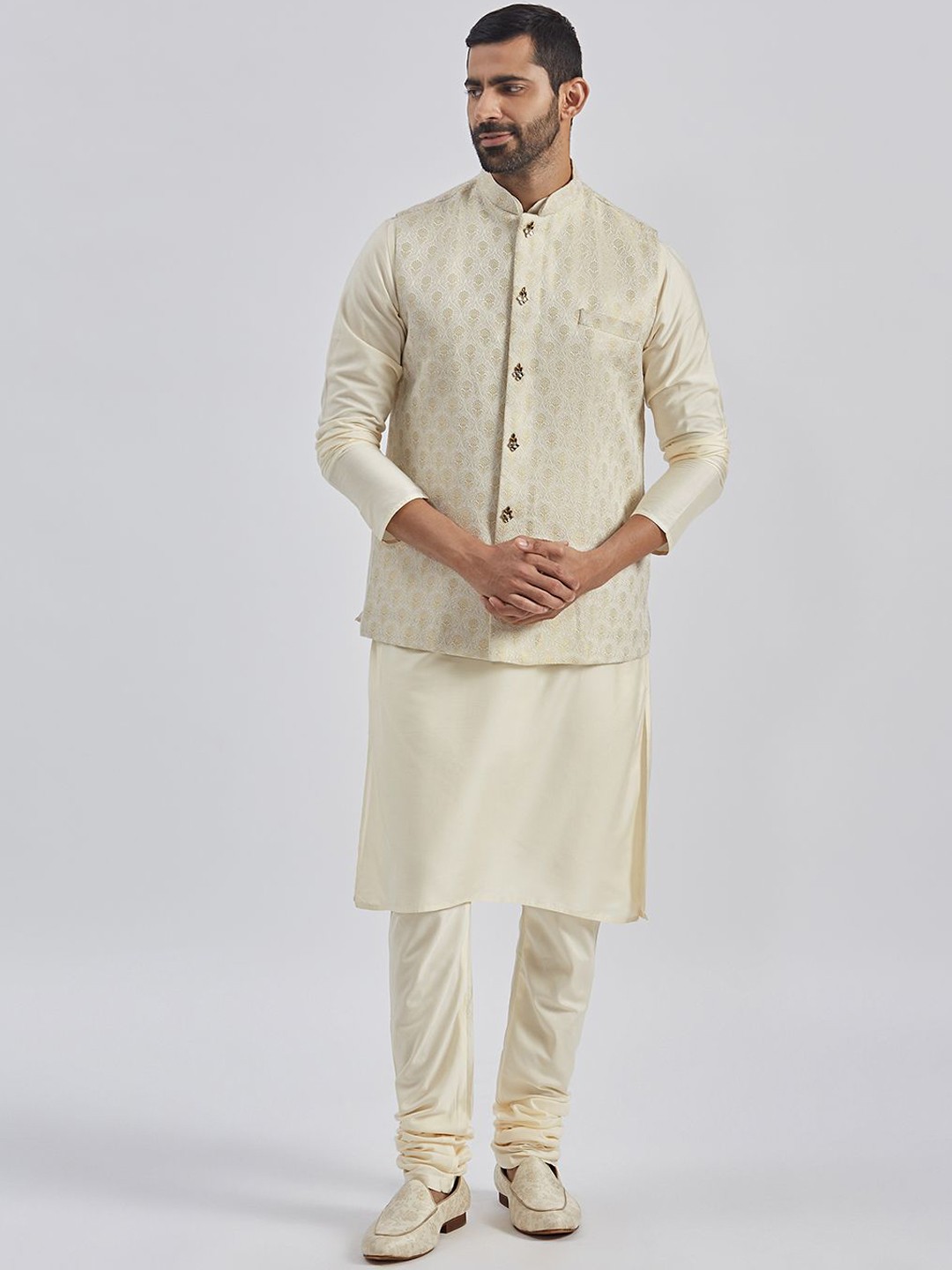 

VASTRAMAY Mandarin Collar Jacquard Weave Straight Kurta with Churidar & Nehru Jacket, Cream