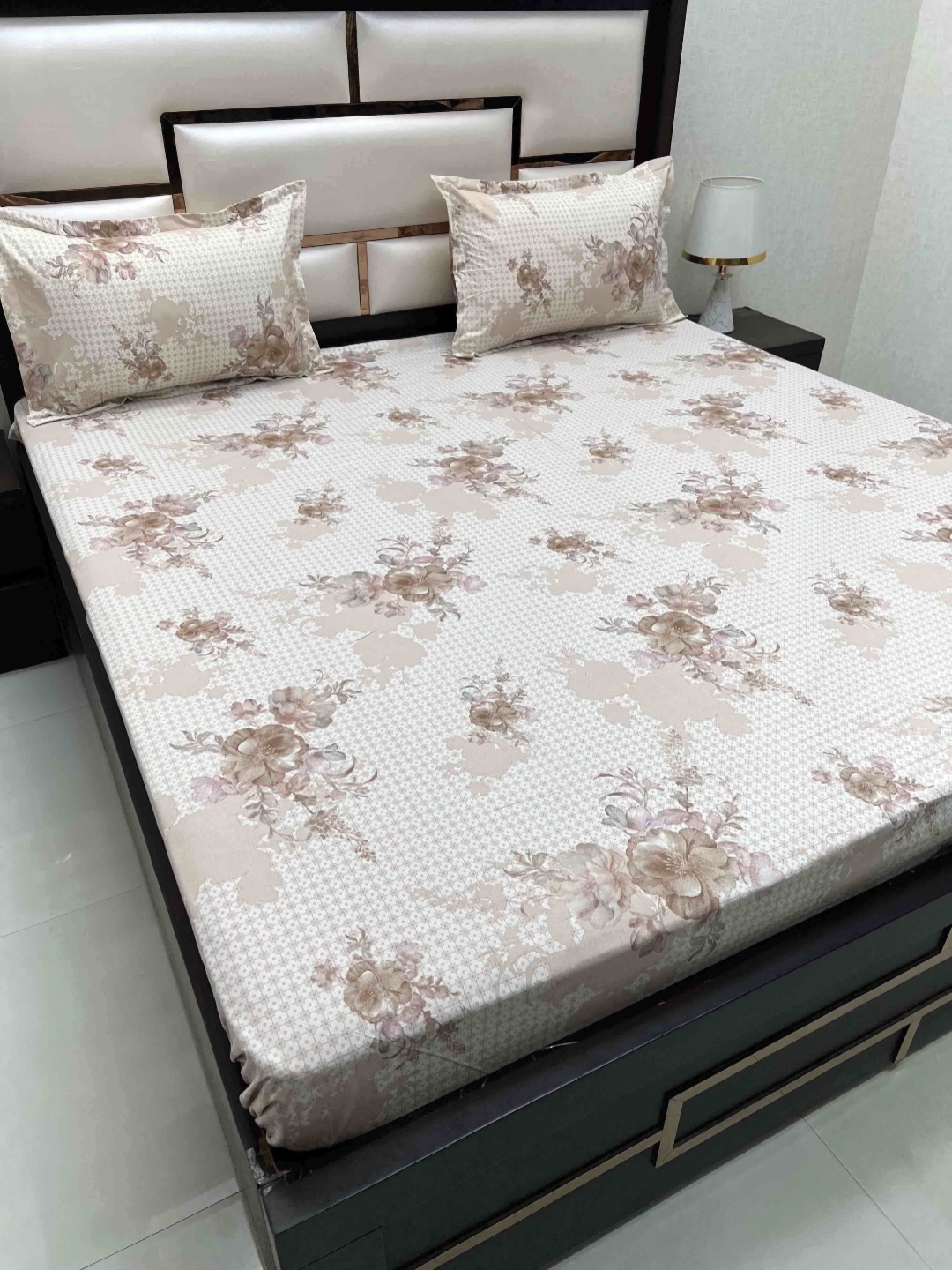

Pure Decor Velar Fur Sib Brown 250 TC Cotton Floral King Bedsheet Set-2.72 m x 2.74 m