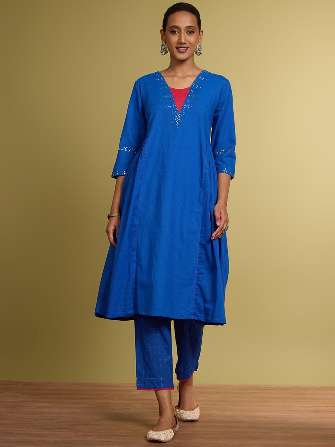 

Taneira V-Neck Pleated A-Line Kurta with Trousers, Blue