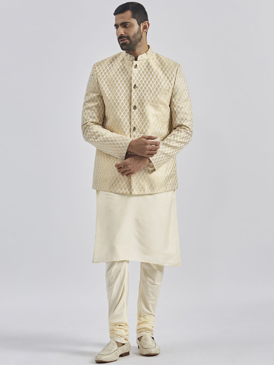 

VASTRAMAY Mandarin Collar Jacquard Weave Straight Kurta with Churidar & Nehru Jacket, Cream