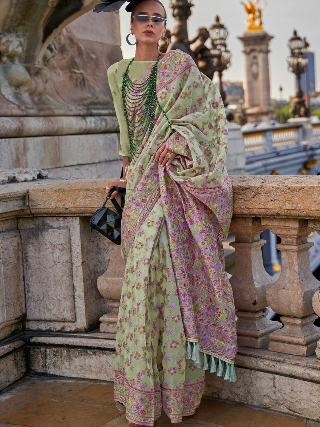

DEVATITHI Floral Printed Organza Saree, Green