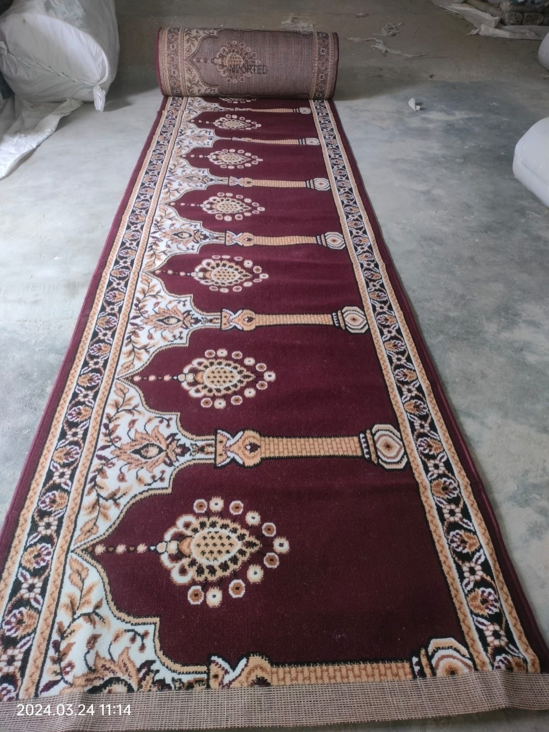 

Samjeeda Handloom carpets Black Geometric Anti-Skid Polyester Carpet