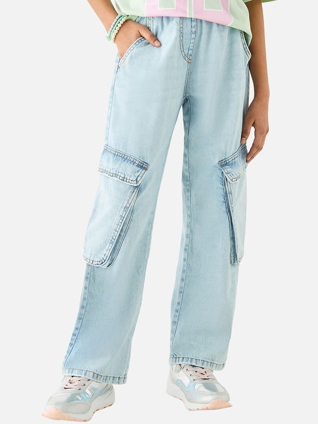 

Juniors by Babyshop Girls Relaxed Fit Highly Distressed Heavy Fade Jeans, Blue