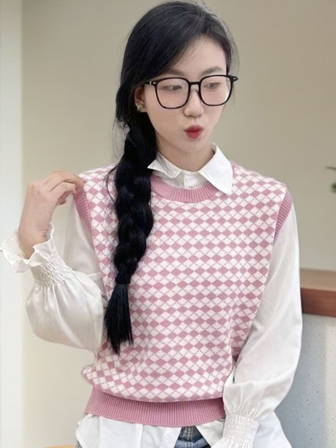 

KPOP Women Checked Sweater Vest, Pink