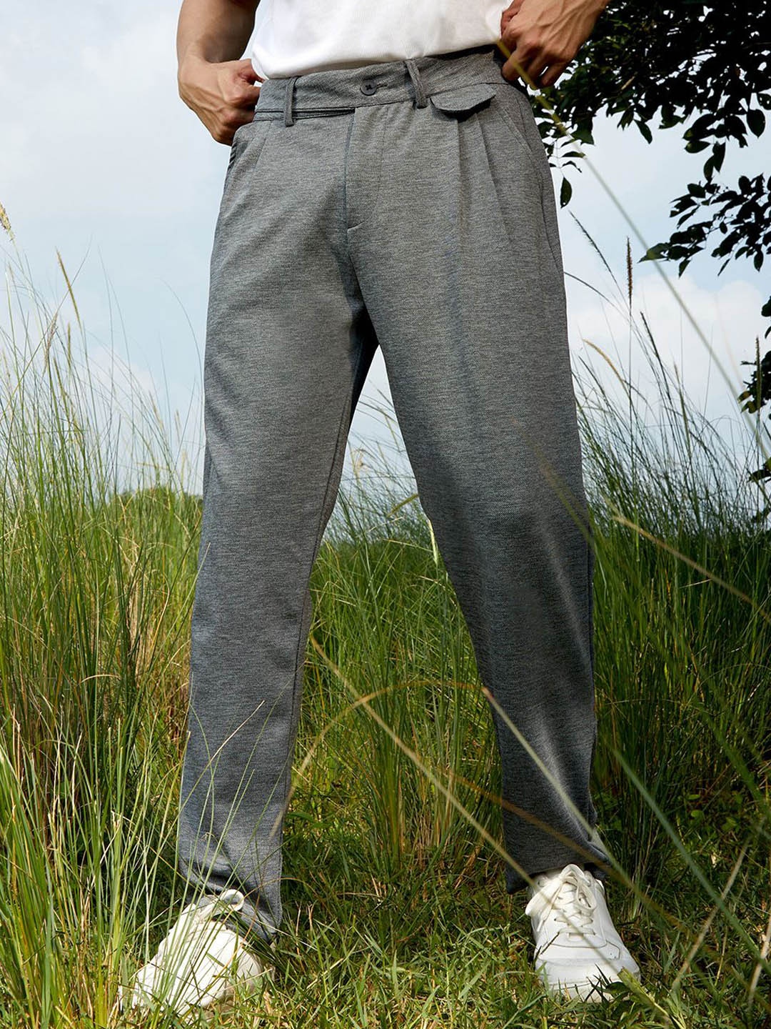 

Campus Sutra Men Mid-Rise Comfort Trousers, Grey