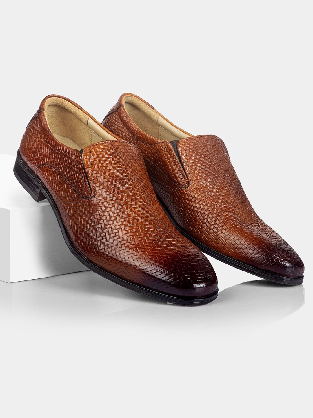 

LA MARCA Men Woven Design Bovine Leather Formal Silp-On, Tan