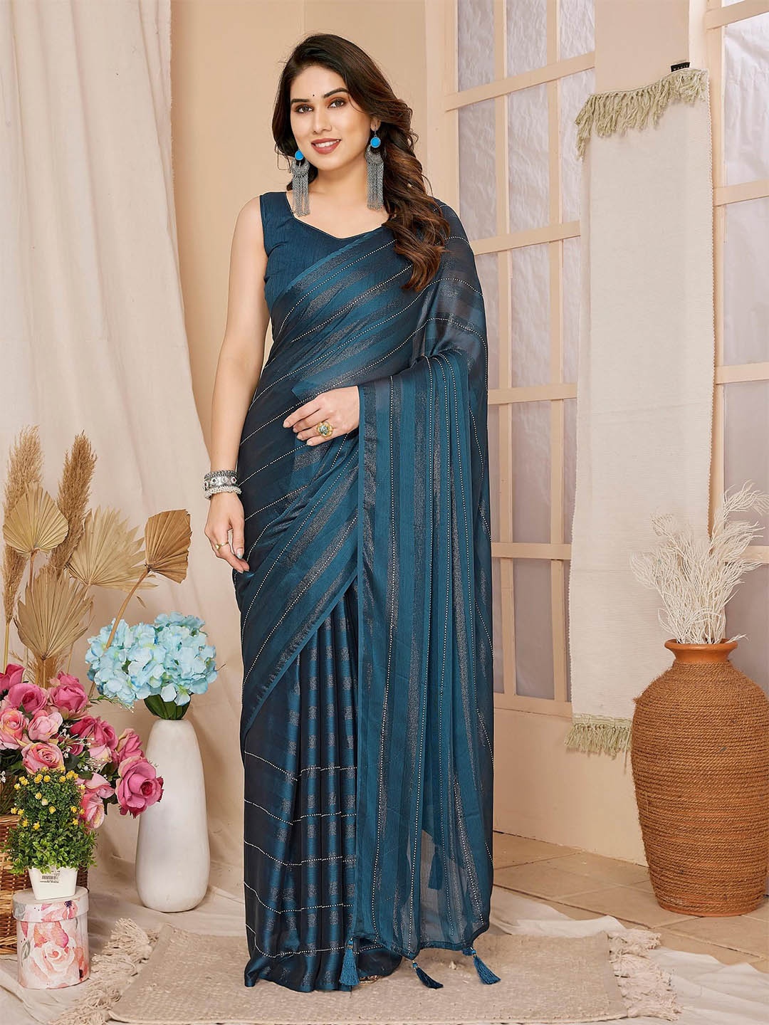 

VAIRAGEE Stones Ready to Wear Saree, Teal