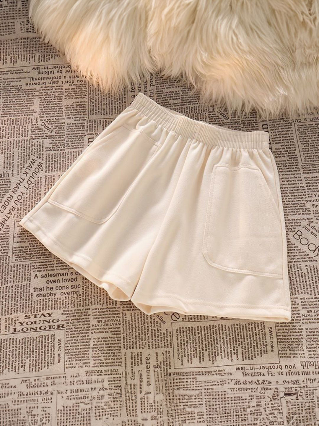 

KPOP Women Mid-Rise Regular Shorts, Khaki