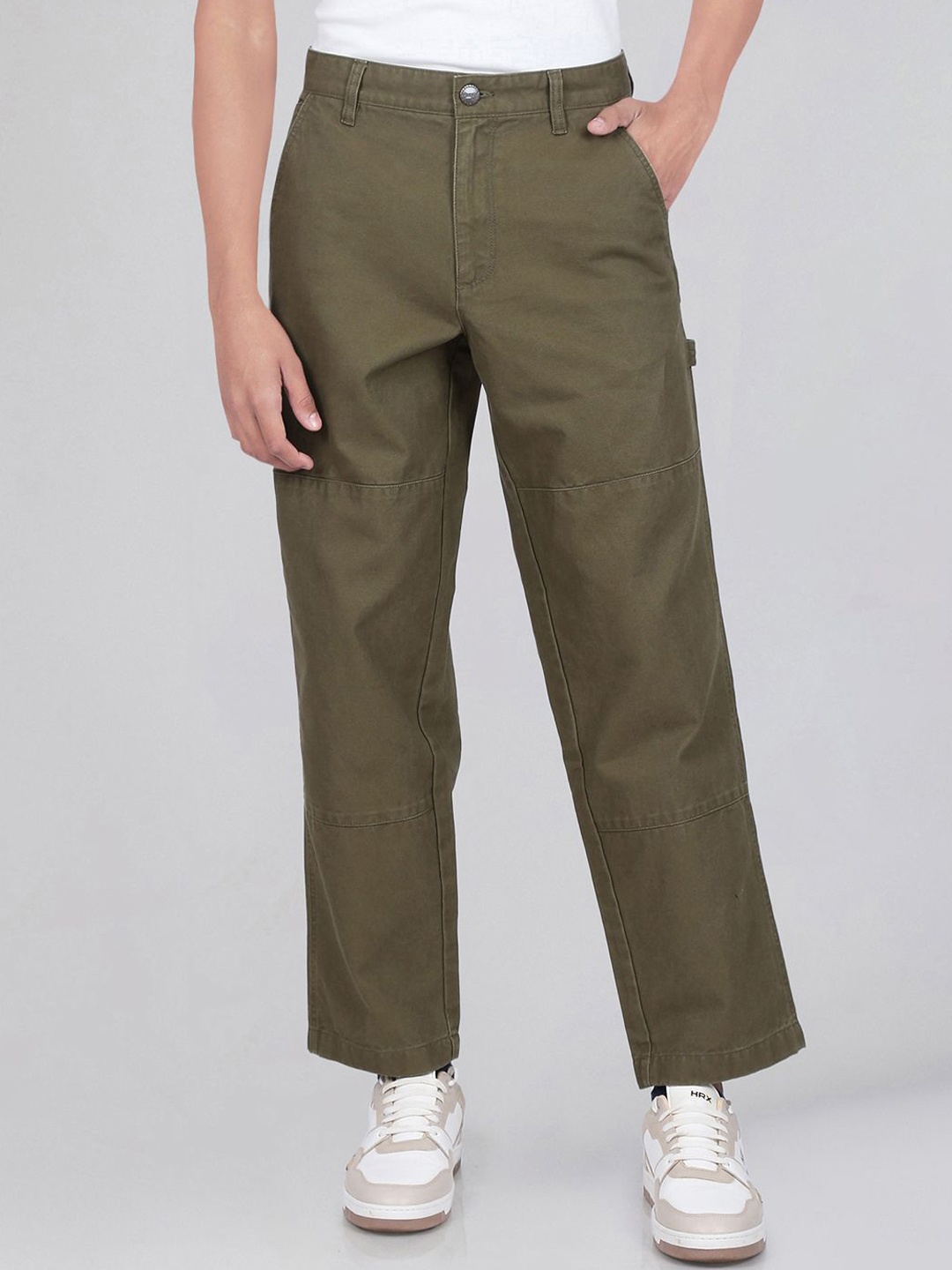 

Wrangler Men Cotton Mid Rise Loose Fit Trousers, Green