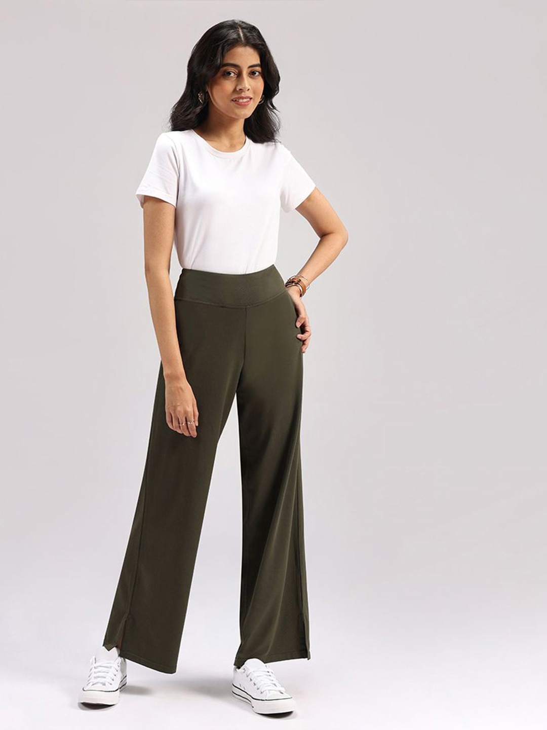 

Blissclub Women Relaxed Flared High-Rise Parallel Trousers, Green