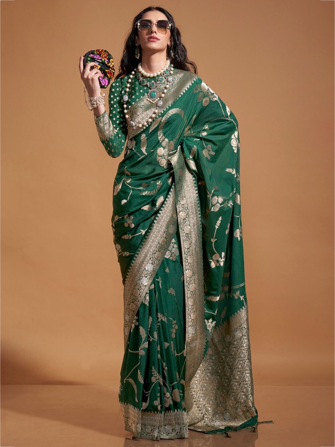 

DEVATITHI Floral Woven Design Zari Pure Georgette Saree, Green