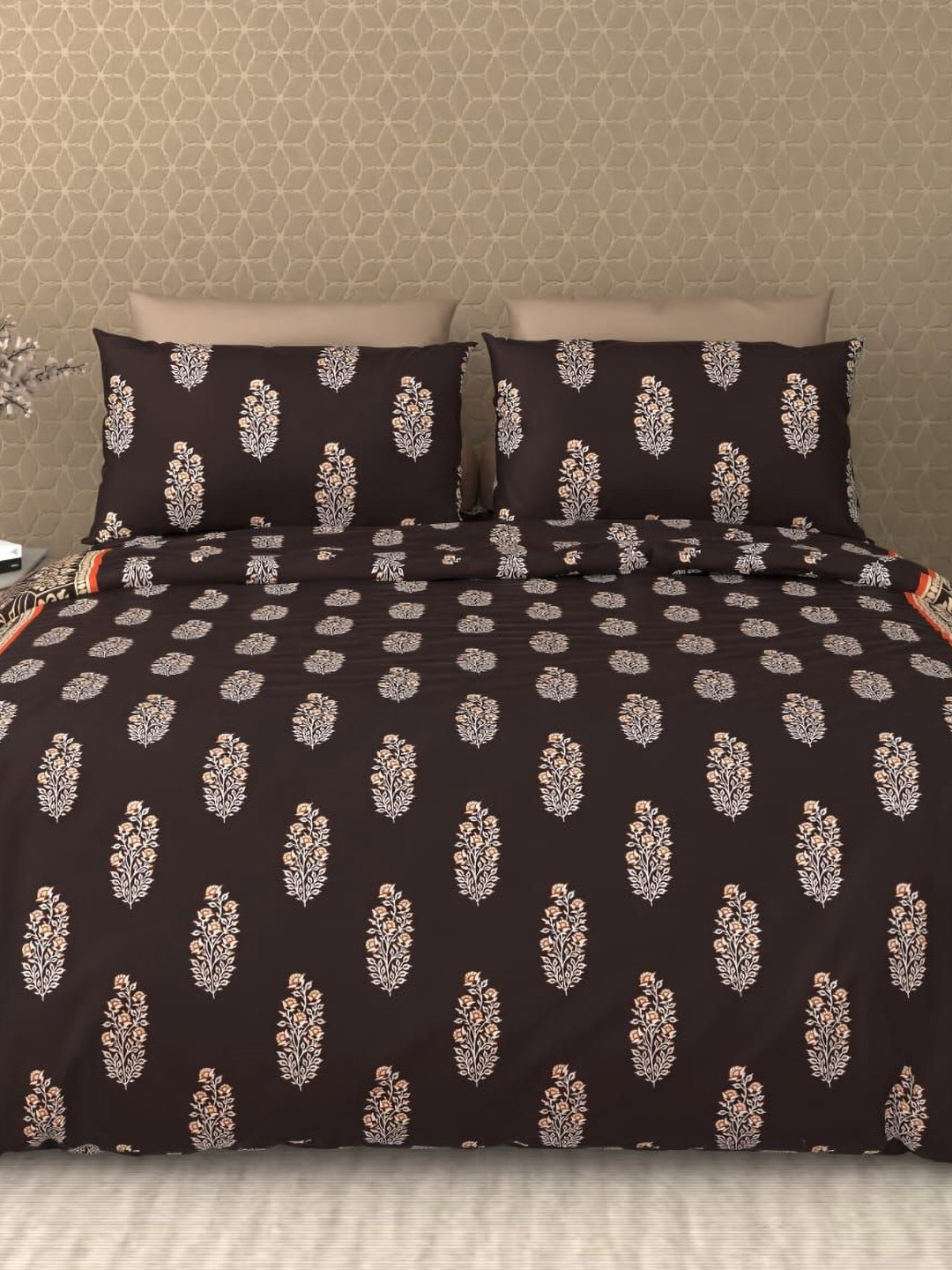 

Laying Style Brown & White Solid Polycotton 4 Piece Double King Regular Bedding Set