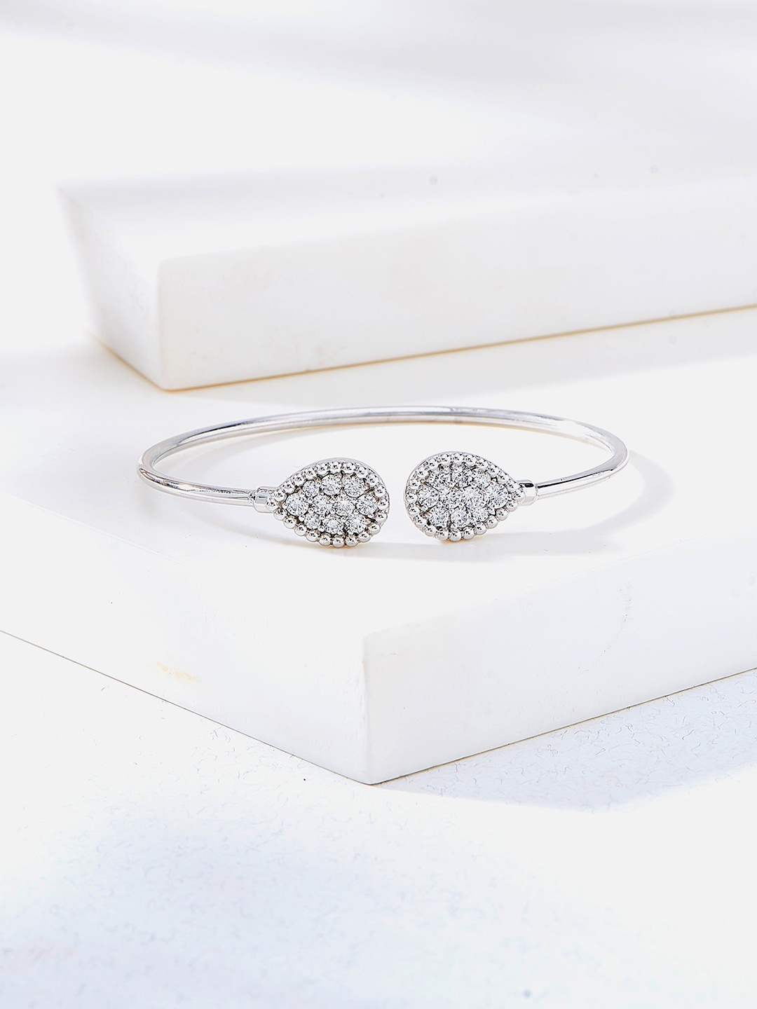 

Nipura 925 Sterling Silver Bangle-Style Bracelet
